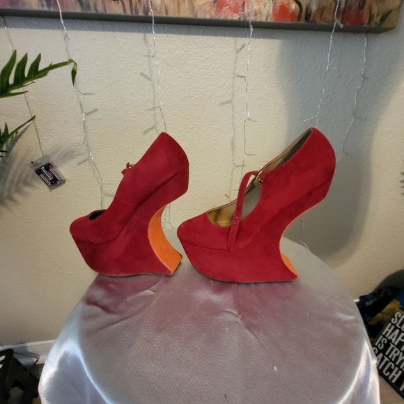 Red AND ORANGE HEELS - Picture 5 of 5